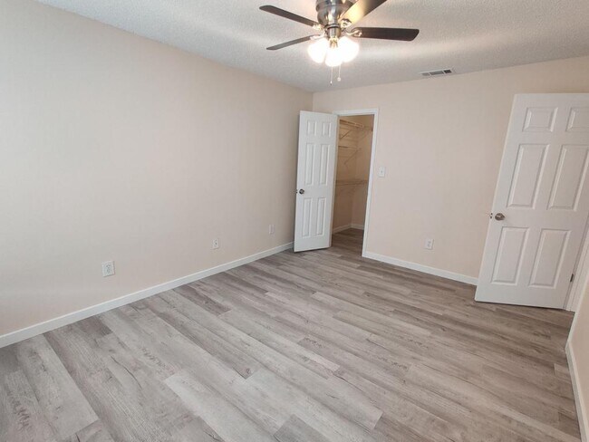 Building Photo - 249 Afton Square