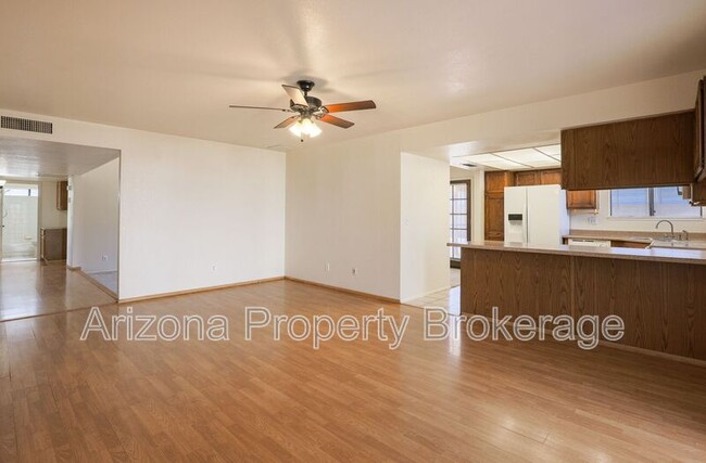 Building Photo - 8135 W Sierra Vista Dr