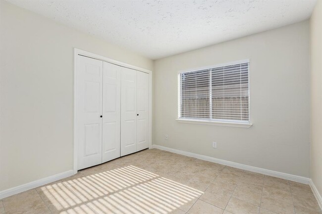 Building Photo - 5442 Garden Village Dr