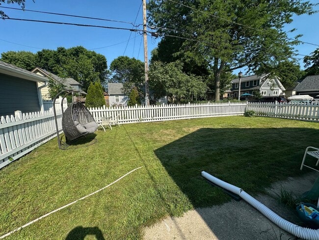 Building Photo - 5100 N Idlewild Ave