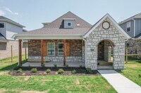 Building Photo - 4 bedroom 3.5 bath home!