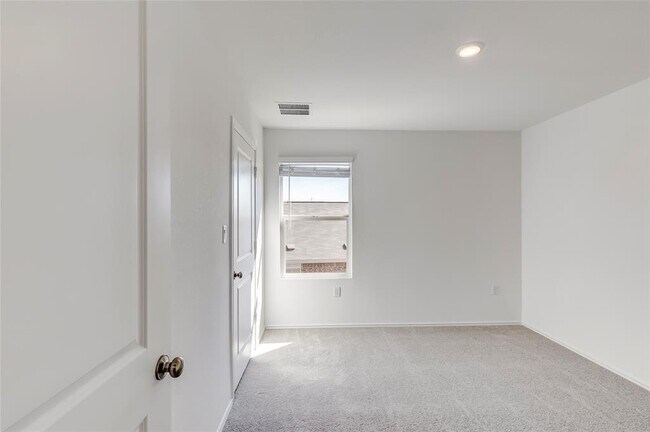 Building Photo - 102 Miglia St