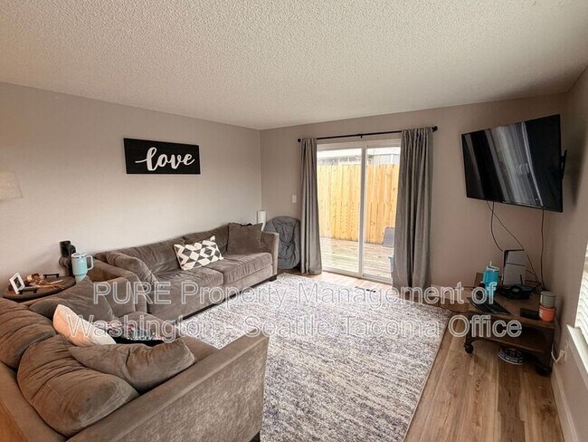 Building Photo - 10410 S Fruitland