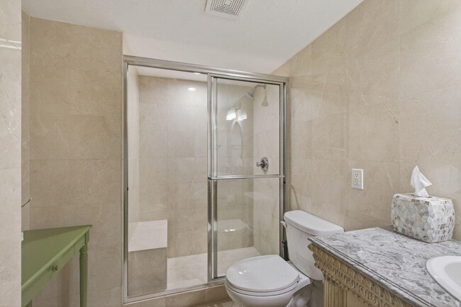 Building Photo - 300 N Hwy A1A