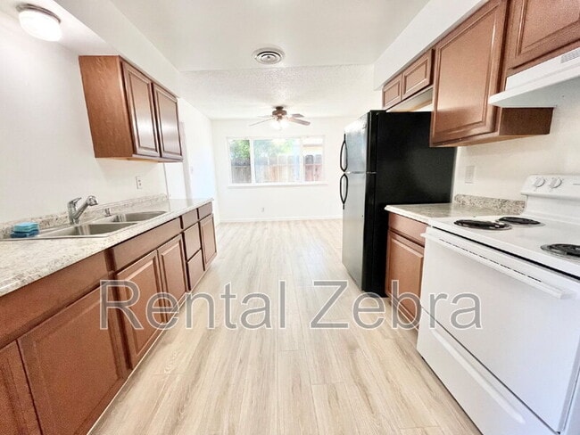 Building Photo - 2747 Branco Ave