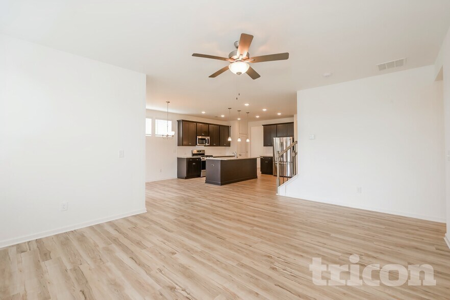 Building Photo - 305 Fairmont Ave