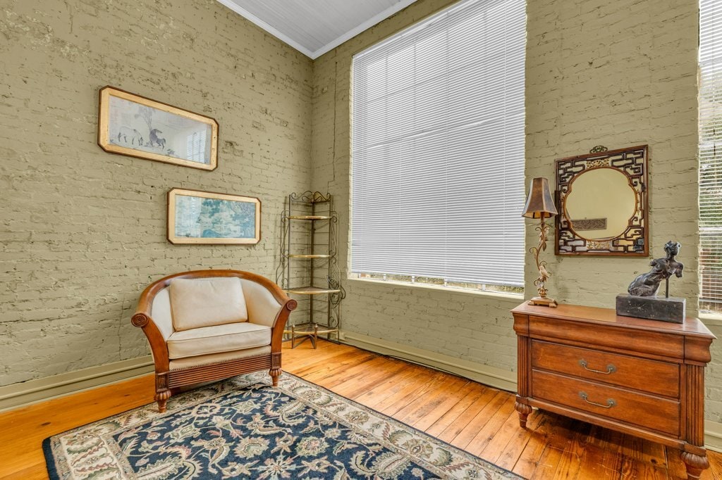 Building Photo - 515 College St