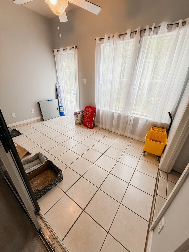 Building Photo - 23 Old Courthouse Way