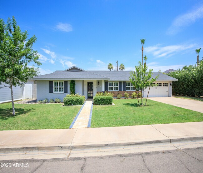 Building Photo - 4302 E Whitton Ave