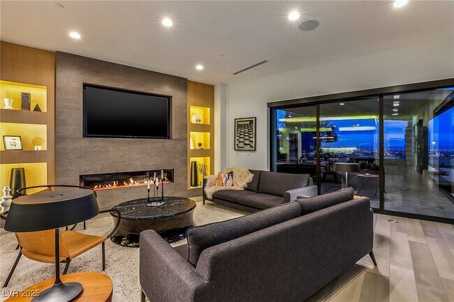 Building Photo - 2240 Sky Pointe Ridge Dr
