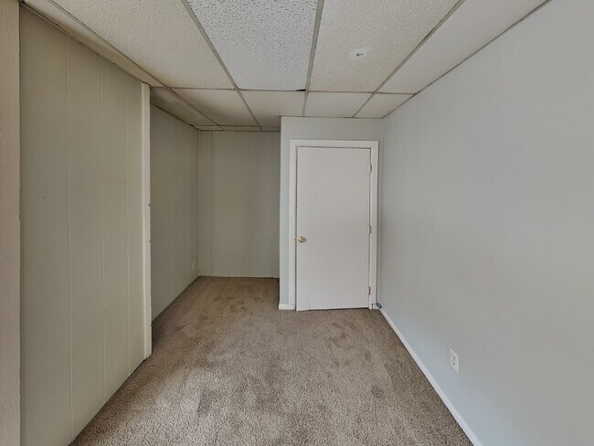 Building Photo - 127-141 E 11th Ave-141