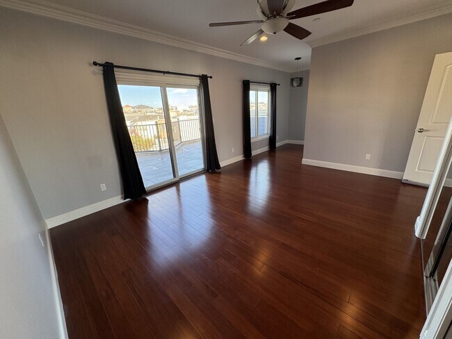 Building Photo - 1334 Anza St