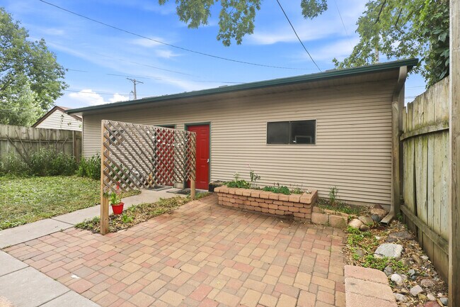 Building Photo - 2535 Aldrich Ave S