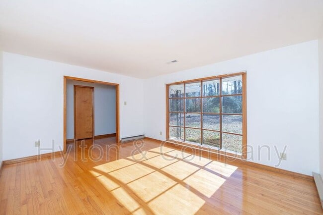 Building Photo - 5110 New Kent Hwy