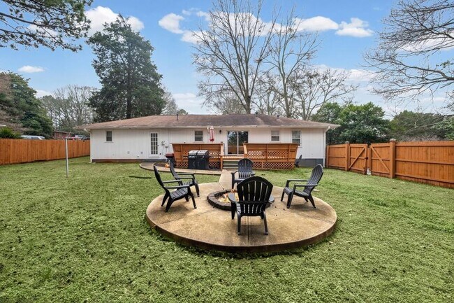 Building Photo - 414 Charles Pl