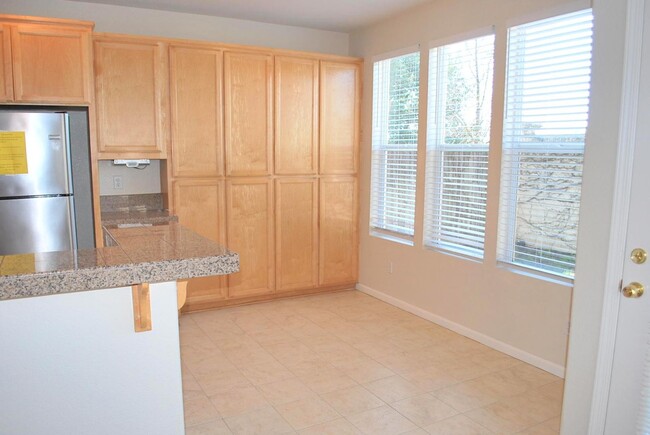 Building Photo - Bright 2 Story Home In Great Dublin Ranch ...
