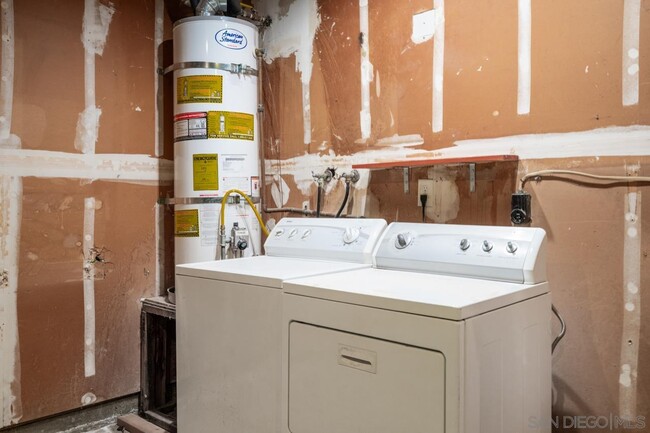 Building Photo - 12319 Hill Country Dr