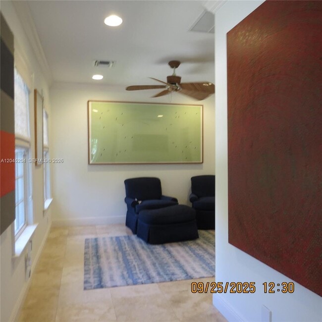 Building Photo - 404 S Beach Rd