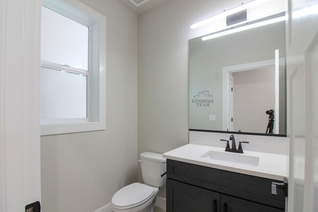 Building Photo - 735 Rio Vista Loop