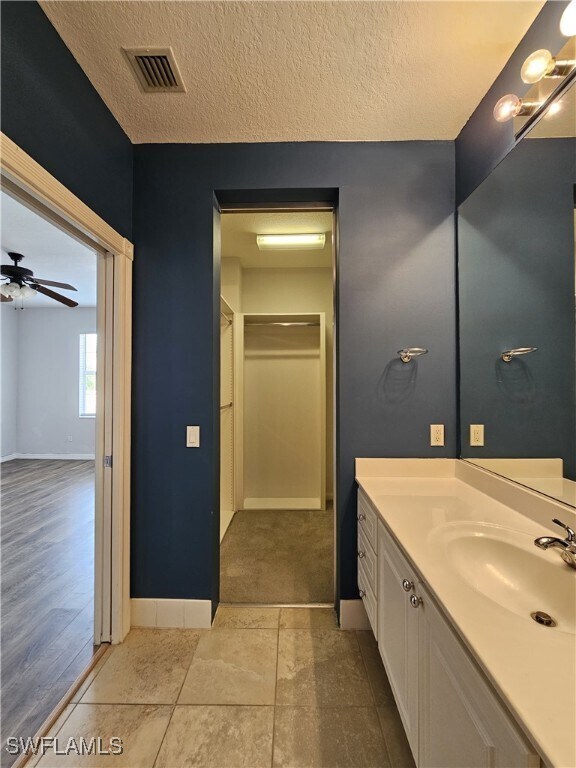 Building Photo - 28279 Jeneva Way