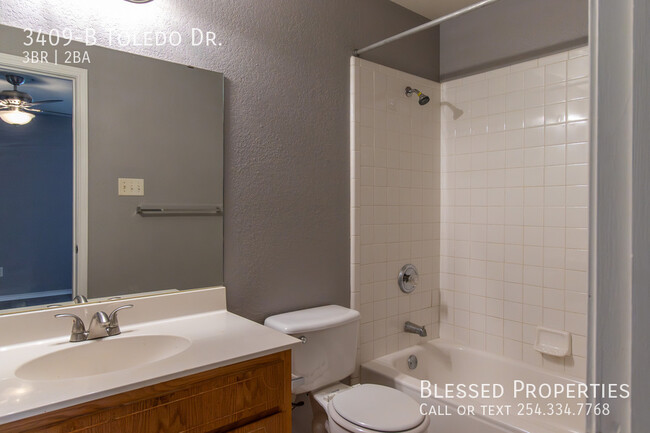 Building Photo - 3409 Toledo Dr
