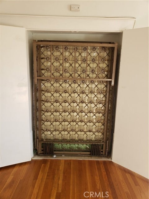 Building Photo - 323 W 4th St