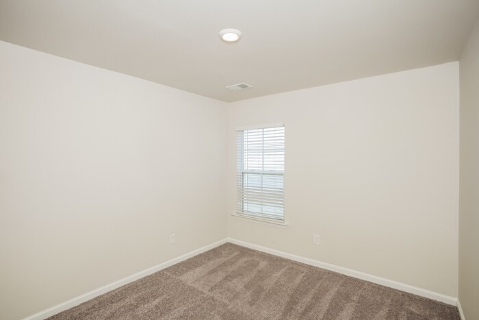 Building Photo - 457 Red Poll Wy