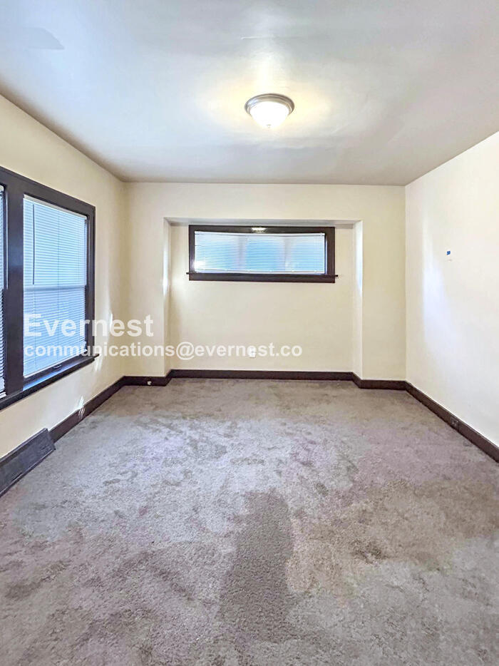 Building Photo - 988 Brunswick Rd