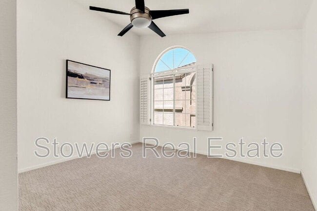 Building Photo - 690 Glasgow Cir