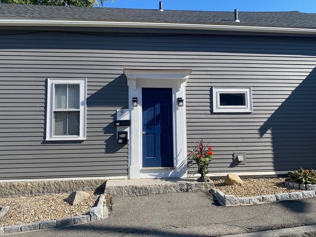 Primary Photo - 5 Cleaves St