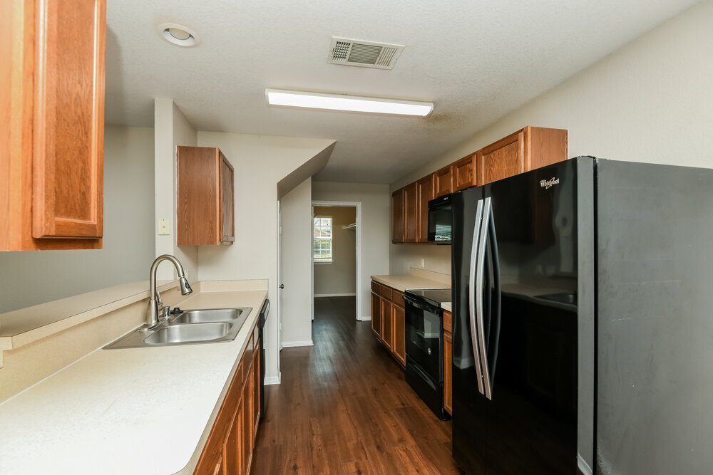 Building Photo - 425 NE Murphy Rd