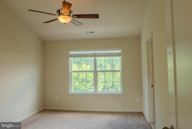 Building Photo - 726 Millhouse Dr