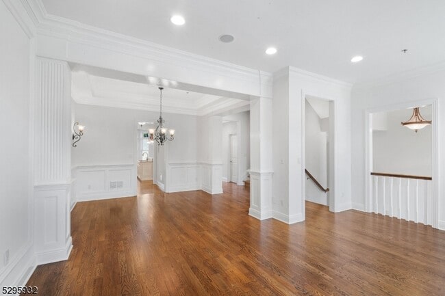 Building Photo - 12 Howland Terrace