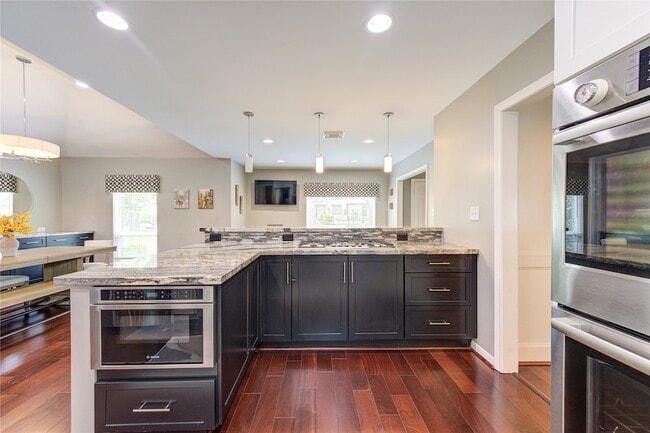 Building Photo - 15739 Fleetwood Oaks Dr