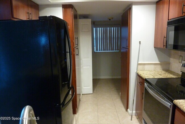 Building Photo - 3165 N Atlantic Ave