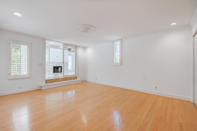 Building Photo - 15 Niven Way