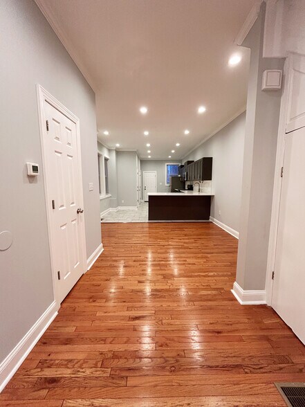 Building Photo - 620 Elkins Ave