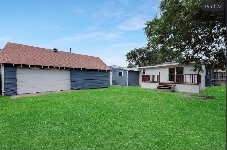 Building Photo - 10913 Joaquin Dr