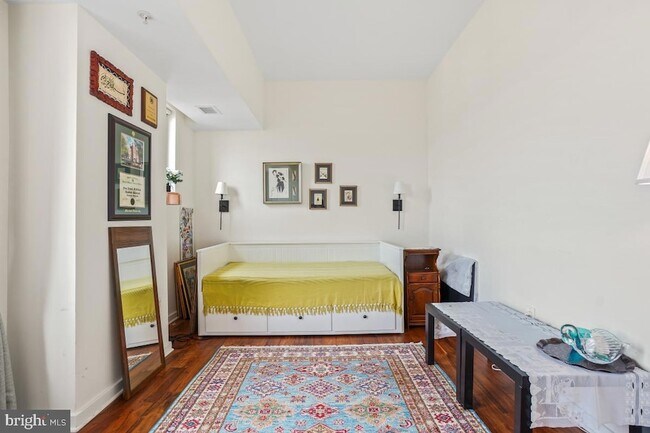 Building Photo - 475 K St NW