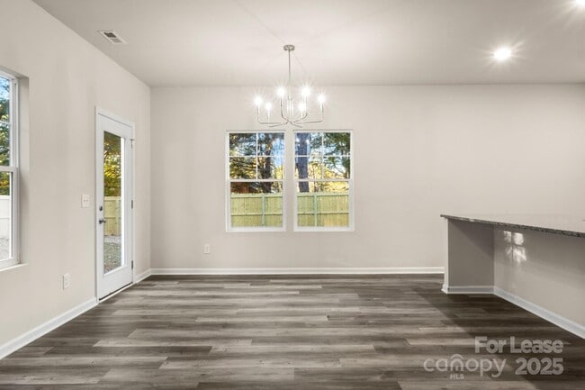 Building Photo - 990 Shearer Rd