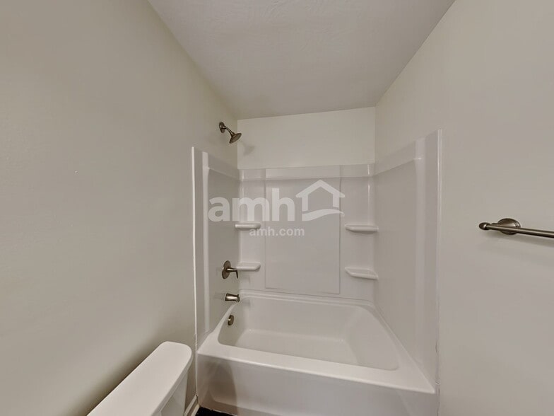 Building Photo - 25 Stoney Bluff Way