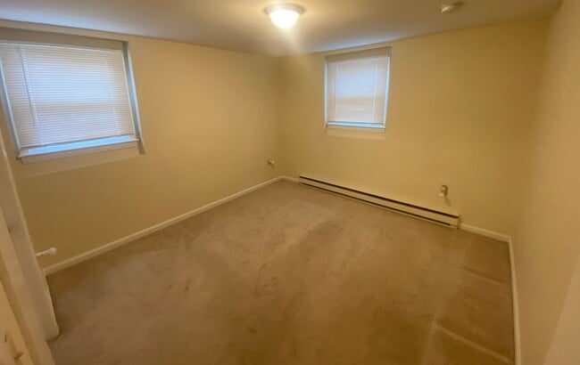 Building Photo - 2 Lions Ave