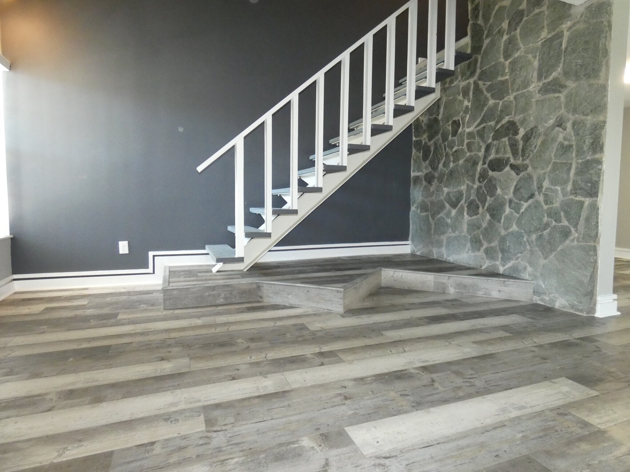 Building Photo - 14212 NE 4th Ave