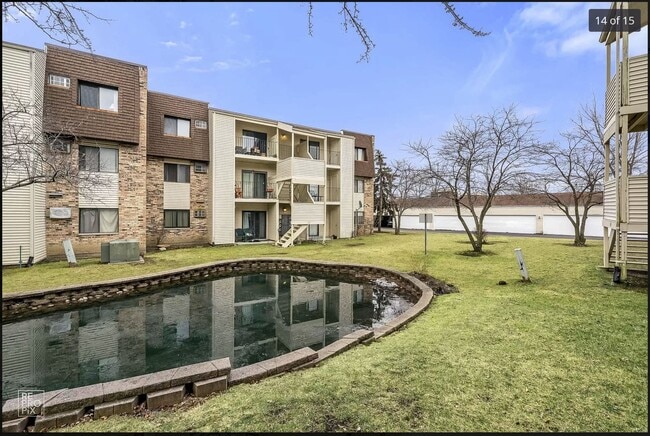 Building backyard - 180 S Waters Edge Dr