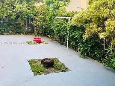 Building Photo - 2022 SW 17th Ave