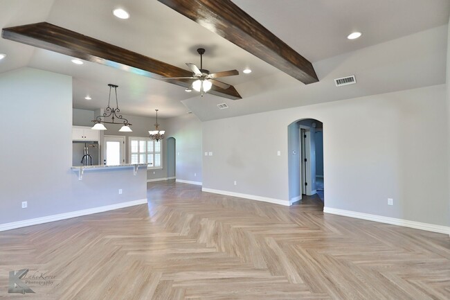 Building Photo - 3/2/2 in Butterfield Meadows!