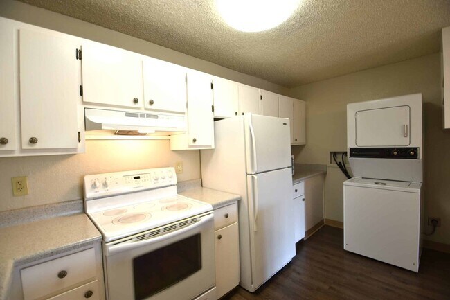 Building Photo - 3 Bedroom, 2 Bathroom Penthouse Condo in North Boulder.