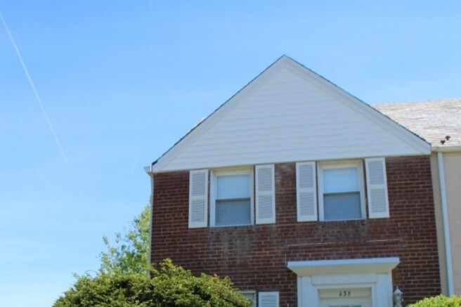 Building Photo - 635 N Nelson St