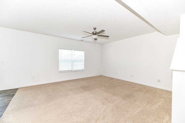 Building Photo - 5375 Maywood Dr
