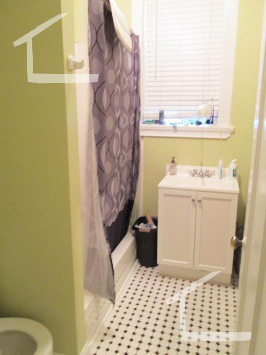 Building Photo - 324 Saint Paul St